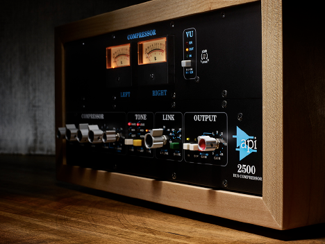 api-2500-hw-lunchbox.png